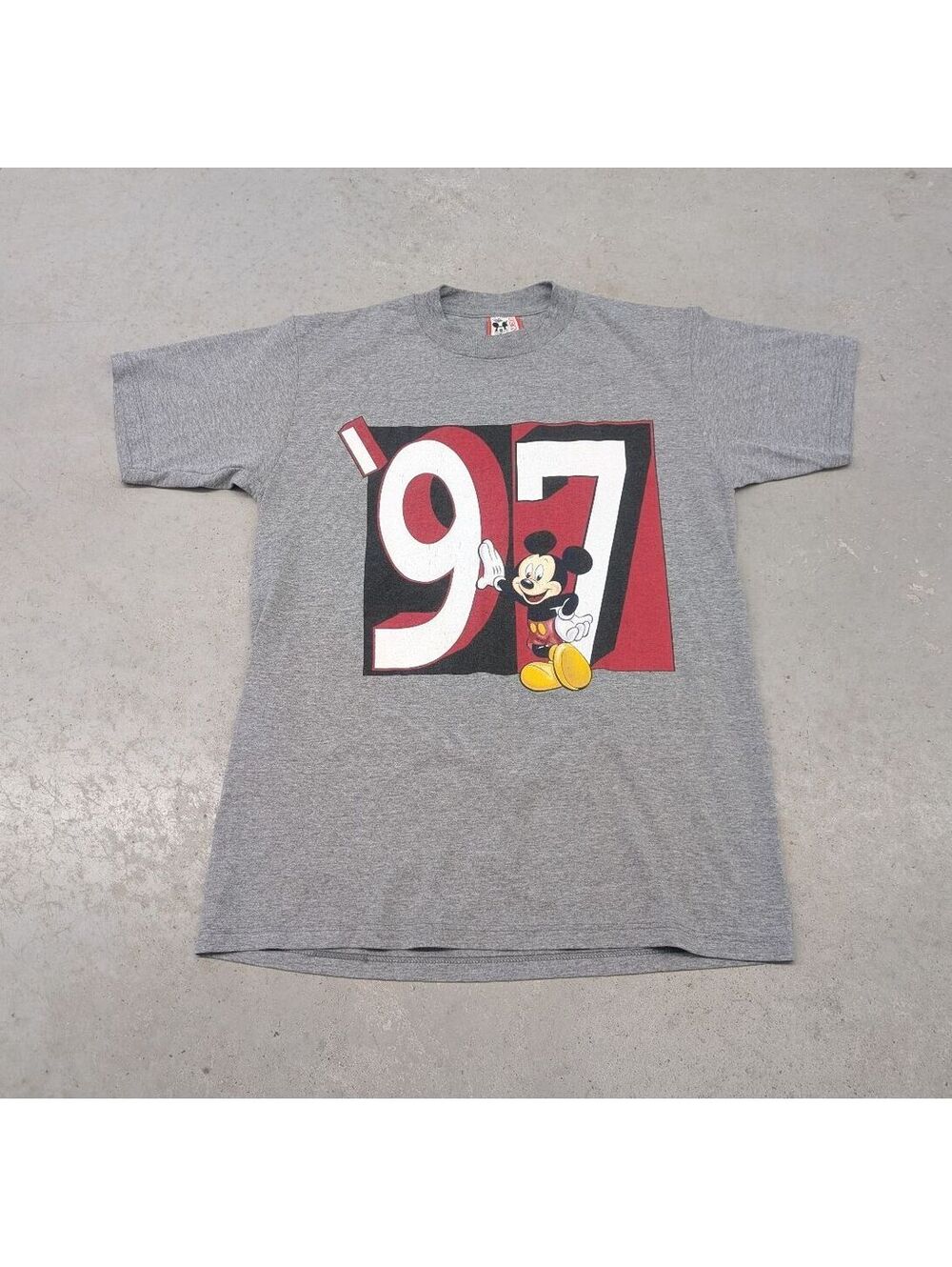 Vintage 1997 Walt Disney World Mickey Mouse T-shirt